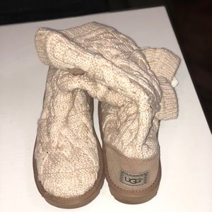 Ugg boots sweater material